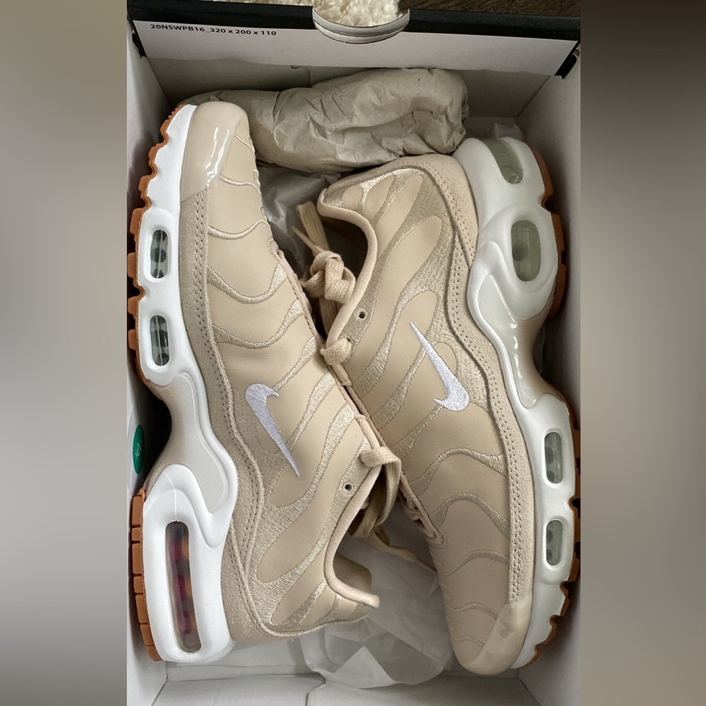 BRAND NEW NIKE AIR MAX PLUS